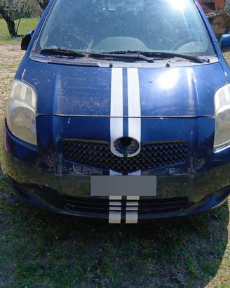 TOYOTA YARIS 2006 - 157000 KM