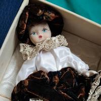 Bambola in porcellana