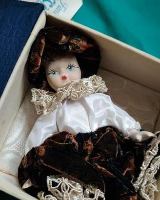 Bambola in porcellana