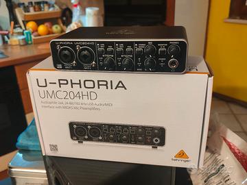Behringer UMC204HD