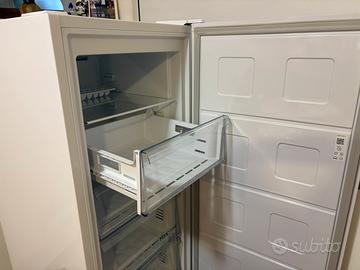 Congelatore verticale a cassetti Beko 220 L.