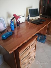 scrivania color noce + cassettiera