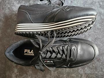 Scarpe da ginnastica e passeggio
