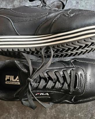 Scarpe da ginnastica e passeggio