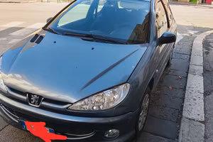 Peugeout 206