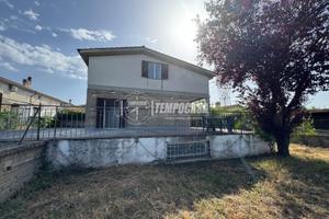 Villa Bifamiliare a Anguillara Sabazia 5 locali