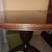 tavolo  rotondo antico in legno