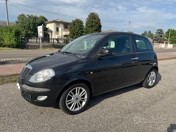 Lancia Ypsilon 1.2 Argento-OK NEOPATENTATI