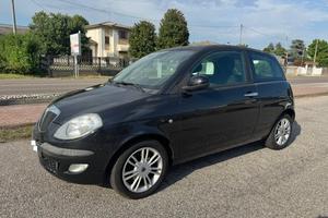 Lancia Ypsilon 1.2 Argento-OK NEOPATENTATI