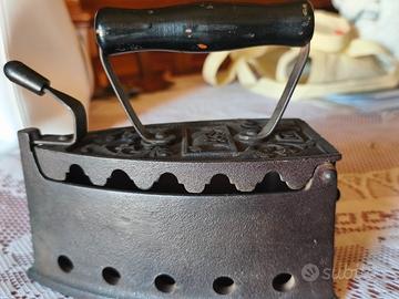 FERRO DA STIRO D' EPOCA 