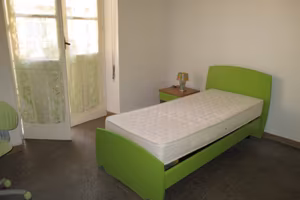 Ampie singole con balcone per ragazze - V. Turati
