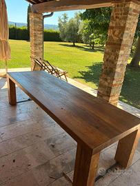 Grande Tavolo in legno da esterni