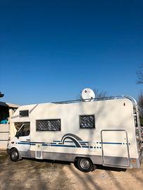 Camper mansardato 6 posti letto