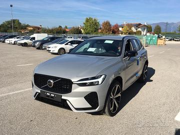 Volvo XC60 2.0 B4 - R Design