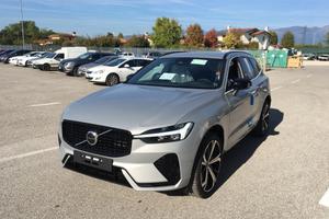 Volvo XC60 2.0 B4 - R Design