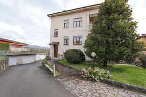 QUADRILOCALE CON GIARDINO E DUE BOX DOPPI A ROBBIA