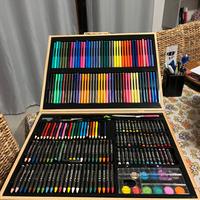 Valigia matite colorate, pennarelli, acquerelli, t