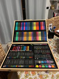 Valigia matite colorate, pennarelli, acquerelli, t