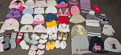 Lotto neonata da 0 a 3 anni cuffie , calzini , ecc