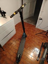 monopattino elettrico ninebot