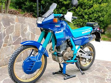 Honda NX 650 Dominator -