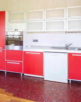 Cucina completa di elettrodomestici