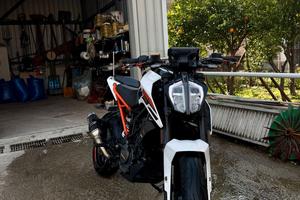 KTM Duke 125