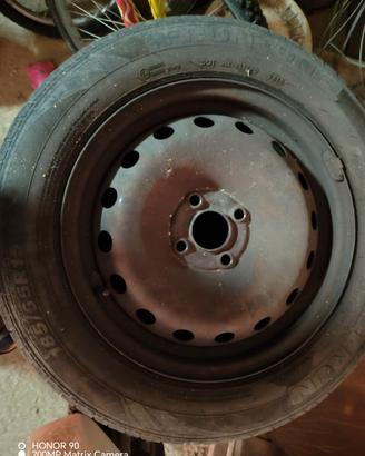 4 cerchi con gomme per fiat grande punto