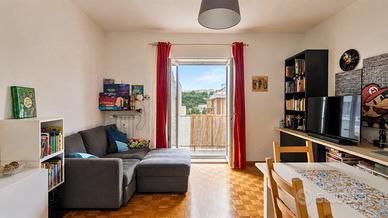 Revoltella alta, con balcone e box