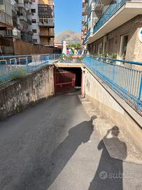 Box 25mq con soppalco