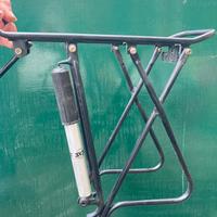 Portapacchi bici  e pompa posteriore nuovo