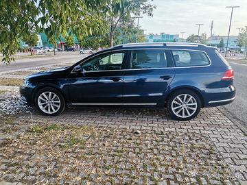 VOLKSWAGEN Passat 7ª serie - 2012