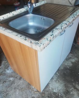 Lavello Cucina In Acciaio e Mobile