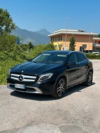 Mercedes GLA 180 automatica