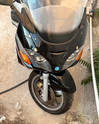 Piaggio x9