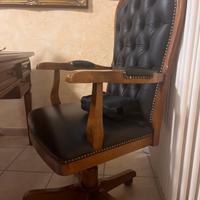 Scrivania e poltrona