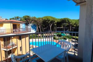 Appartamento con piscina a due passi dal mare