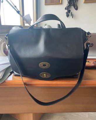 Borsa modello postina in pelle