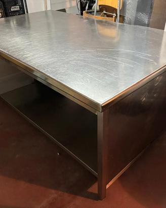 Tavolo in acciaio inox