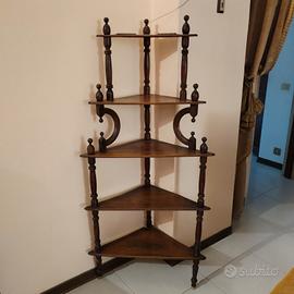 Angoliera in legno