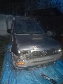 Nissan Terrano  2 .    2.7 td