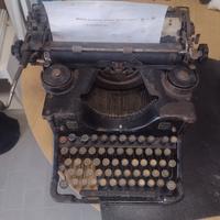macchina da scrivere Olivetti M40