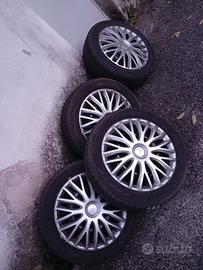  4 gomme invernali con cerchio 195/ 55 R16