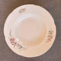 Set di piatti con decorazione