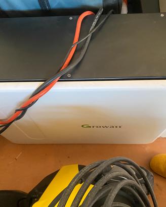 Accomulatore e inverter per pannelli fotovoltaici