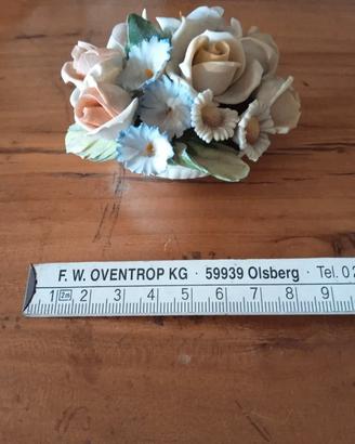 Bouquet in miniatura in porcellana Capodimonte
