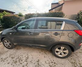 Kia sportage 1.6 2wd active con gancio di traino