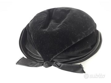 Cappelli da donna anni 20/30 e piume