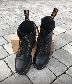 Anfibio Dr. Martens Jadon III