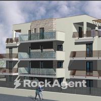 AMPIO TRILOCALE NUOVA COSTRUZIONE CON GIARDINO